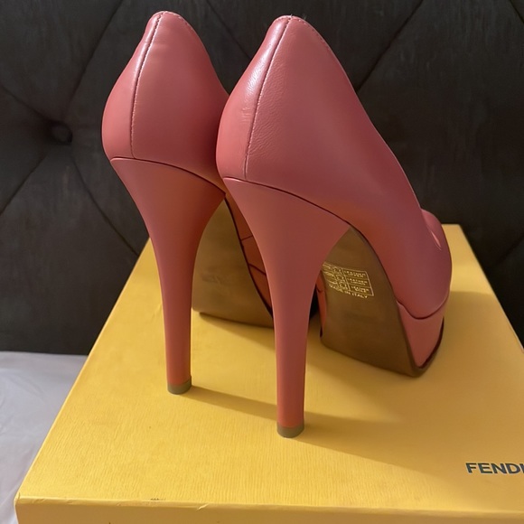 Fendi platform heels - Picture 4 of 4